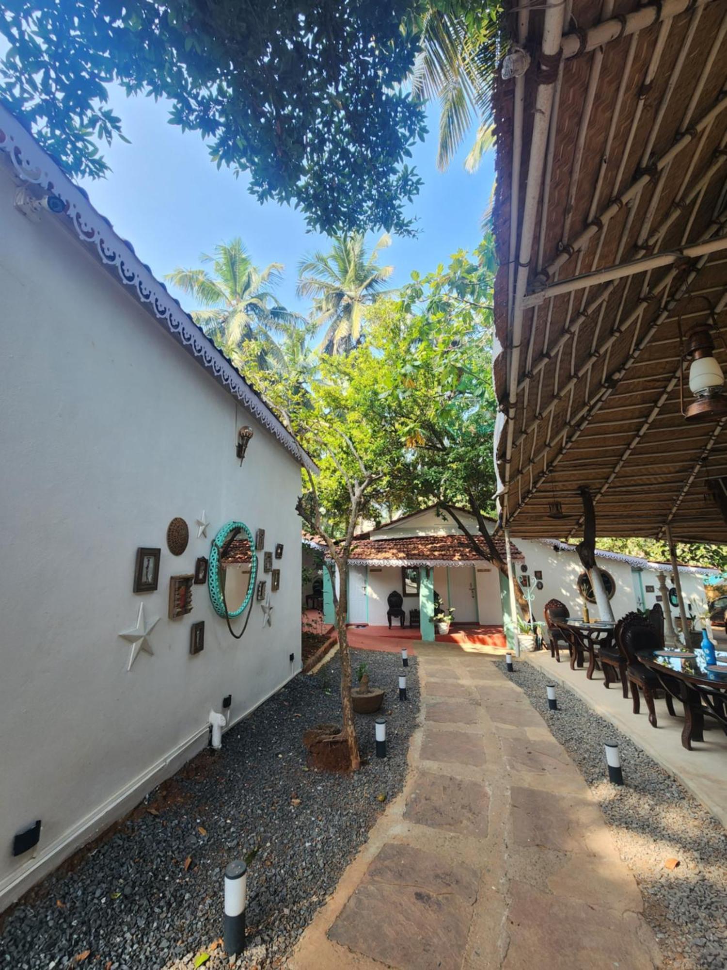 Casa Happy Dervish, 2Mins Away From The Beach 안주나 외부 사진