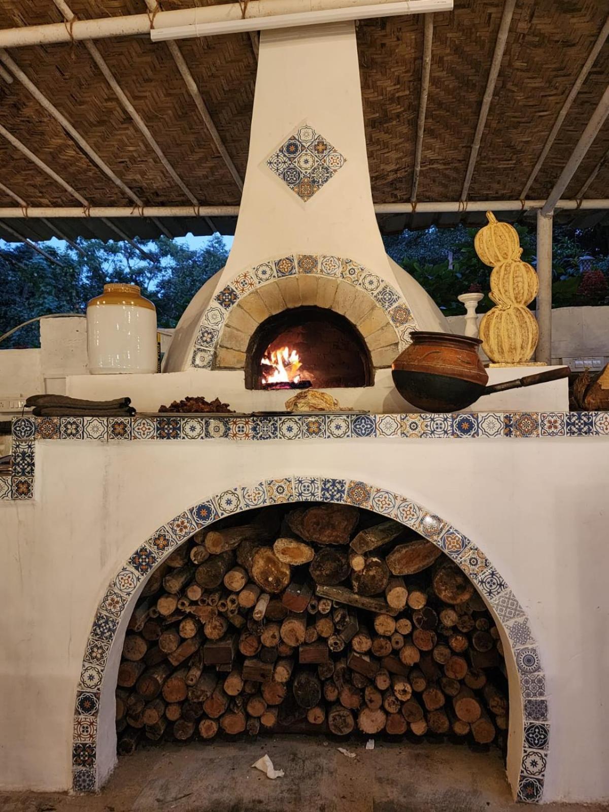 Casa Happy Dervish, 2Mins Away From The Beach 안주나 외부 사진