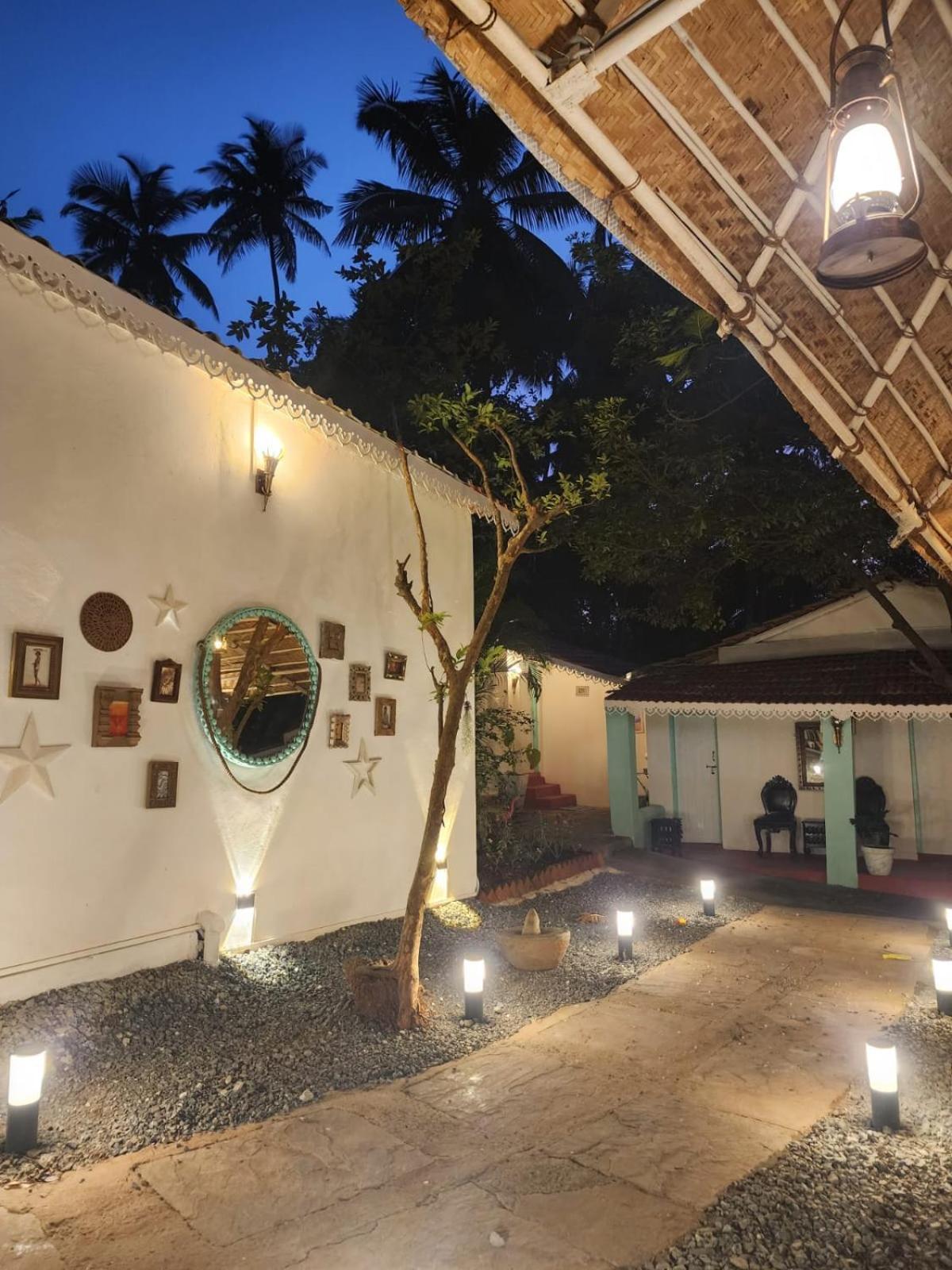 Casa Happy Dervish, 2Mins Away From The Beach 안주나 외부 사진